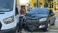 Bursa'da kaza : Motosiklet 2 araç arasında sıkıştı