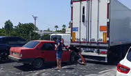 Antalya'da duran tıra Tofaş çarptı : Bir yaralı