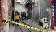 Eminönü'nde iş hanında korkutan yangın : 2 itfaiye eri dumandan etkilendi