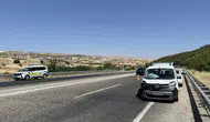 Adıyaman'da hafif ticari araç ile otomobil çarpıştı : 5 yaralı