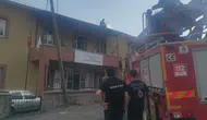Hakkari'de çatıda mahsur kalan işçi itfaiye ekiplerince kurtarıldı