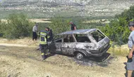 Mersin'de park halindeki otomobil alev alev yandı