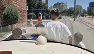 Eskişehir'de tramvayın arkasına asılan 4 çocuk, canlarını tehlikeye attı