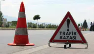 Sinop'ta kontrolden çıkan kamyon devrildi : 2 yaralı