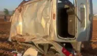 Gaziantep'te ticari araç tarlaya uçtu : 2 kişi yaralandı