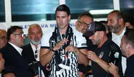Beşiktaş’ın yeni yıldızı Dusan Vlahovic, İstanbul’a geldi