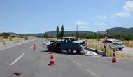 Kütahya'da iki otomobil çarpıştı : 1 ölü, 4 yaralı