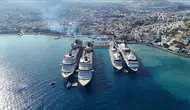 Kuşadası'nda kruvaziyer yoğunluğu ! 2 gemiyle 8 bin 200 turist geldi