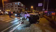 Bartın'da otomobiller çarpıştı : 2 koruma polisi yaralandı