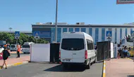 Antalya Havalimanı’nda kan donduran olay ! Emekli polis kız akadaşını beylik tabancasıyla vurdu