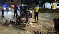 Eskişehir'de otomobil park halindeki tıra çarptı : Sürücü yaralandı