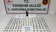Satmak için müşteri arıyordu ! Eskişehir'de 194 bronz sikke ve elmas ele geçirildi