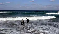 Kırklareli'de yasağa rağmen denize girdiler : 3'ü kurtarıldı, 1 kişi kayıp