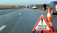 Afyonkarahisar’da iki otomobil çarpıştı : Sürücü olay yerinde hayatını kaybetti