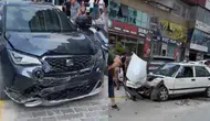 Osmaniye'de 2 otomobil çarpıştı : 2 kişi yaralandı