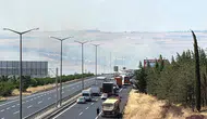Silivri'de otluk alanda çıkan yangına müdahale sürüyor