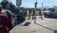 Erzincan'da iki araç çarpıştı : 4 kişi yaralandı