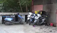Kadıköy'de arkadaşının motosikletlerini ateşe verdi : 4 motosiklet yandı