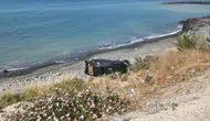 Hatay'da feci kaza : Park halindeki araca çarpıp uçuruma yuvarlandı