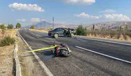 Malatya'da otomobil ile çarpışan 23 yaşındaki motosikletli öldü