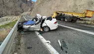 Artvin'de kamyon ile çarpışan otomobil sürücüsü öldü