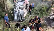 Tunceli'de ticari araç, Pülümür Çayı kenarına devrildi : 5 yaralı