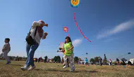 Gazzeli çocuklar için uçurtmalar gökyüzüne bırakıldı