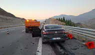 Niğde'de otomobil ile kamyonet çarpıştı : 1 ölü, 3 yaralı