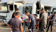 Batman'da buğday yüklü kamyon ile minibüs çarpıştı: 6 kişi yaralandı