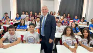 212 ikiz mezun eden İzmir'deki okulda gelenek bozulmadı : Yeni döneme 27 çift ikizle başladılar