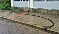 Bartın'da fırtına alarmı : Enerji nakil kabloları koptu, yol trafiğe kapatıldı
