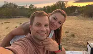 Pınar Altuğ'dan eşine romantik jest sitemi
