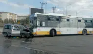 Karaman'da halk otobüsü ile hafif ticari araç çarpıştı : 2'si çocuk 5 kişi yaralandı