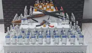 Uşak'ta kaçak alkol ve sigara operasyonu: 4 adrese baskın yapıldı