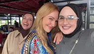 Meryem Uzerli'den Çırağan Sarayı'nda Sürpriz