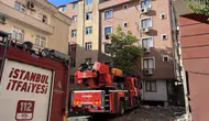 Bahçelievler'de kentsel dönüşüm binasında yangın : Çatı alev alev yandı
