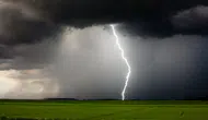 Meteoroloji uyardı : O bölgelerde sıcaklıklar düşüyor, sağanak yağış bastırıyor