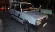 Burdur'da iki grup arasında kavga : Kürekler kullanıldı, 2 otomobil zarar gördü