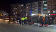 Elazığ'da refüje çıkan otomobil direğe çarptı : 2 yaralı