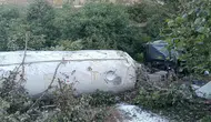 Bolu'da kontrolden çıkan tır devrildi : 1 ölü, 1 yaralı