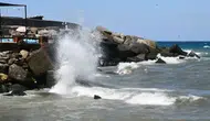 İstanbul'da olumsuz hava ve deniz şartları : 3 ilçede denize girişler yasaklandı