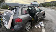Kastamonu'da otomobil refüje çarptı : 3 yaralı
