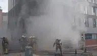Pendik'te 8 katlı binadaki ambalaj imalathanesinde yangın çıktı