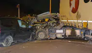 Bursa'da otomobil ile tır çarpıştı : Ölü ve yaralılar var