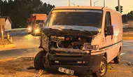 Burdur'da tarım işçilerinin bulunduğu minibüs devrildi : 9 yaralı