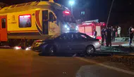 Zonguldak'ta yolcu treni ile otomobil çarpıştı : 5 yaralı