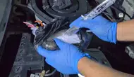 Hatay'da otomobilin motorunda 522 gram uyuşturucu ele geçirildi : 2 tutuklama