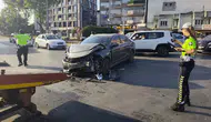 Aydın'da otomobil ile hafif ticari araç çarpıştı : Baba ve 4 yaşındaki oğlu yaralandı