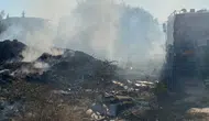 Antalya'da yerleşim yerine dayanan alevler büyümeden söndürüldü