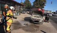 Belen'de seyir halindeki otomobilin motorunda yangın çıktı